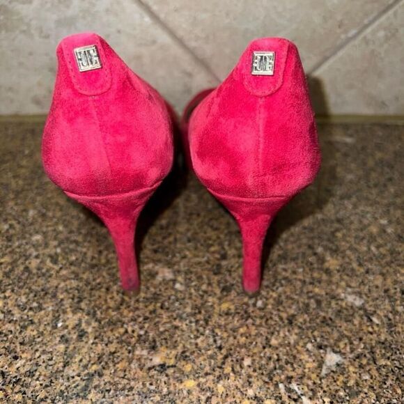 Women's Ivanka Trump Red Suede Heels Size 6M Size - Picture 4 of 6